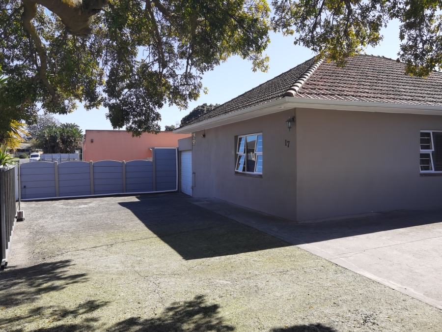 4 Bedroom Property for Sale in Shirley Park Western Cape